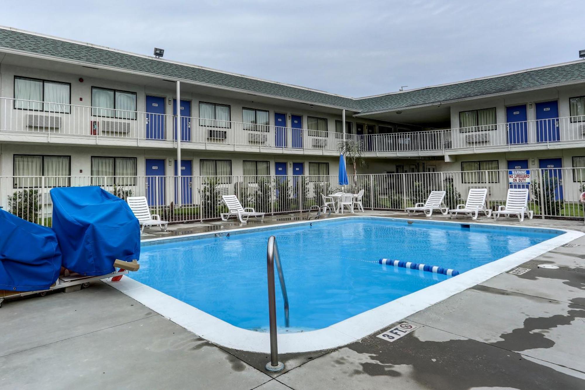 Motel 6-Port Allen, La - Baton Rouge Bagian luar foto